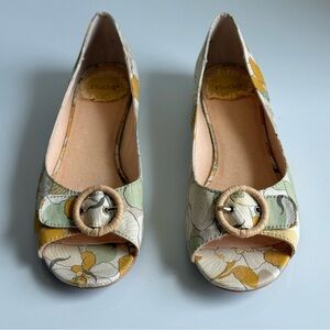 MUDD Floral Fabric Open-Toe Buckle Peep-Toe Flats Size 8M
